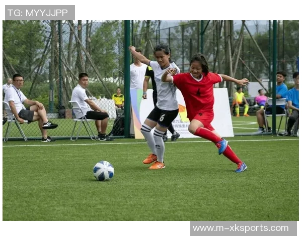 赵丽独家分享乒乓球技巧与欧冠足球赛事精彩瞬间解析 赵丽独家分享乒乓球技巧与欧冠足球赛事精彩瞬间解析